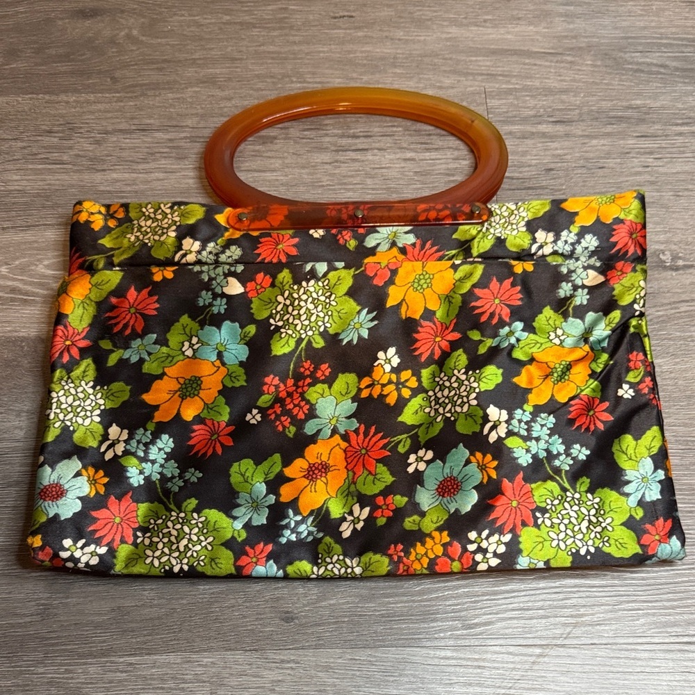 Vintage Floral Print Expandable Bag with Amber Lucite Handles - Picture 3 of 17